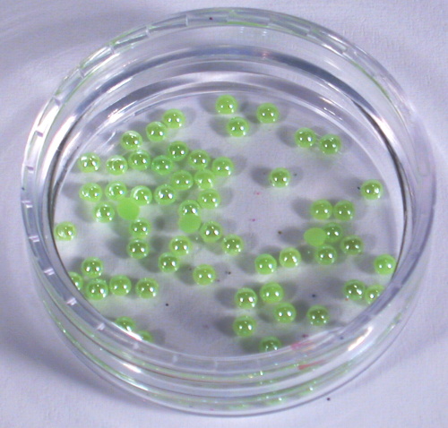 Kamínky-perly na nehty světle zelená 100ks